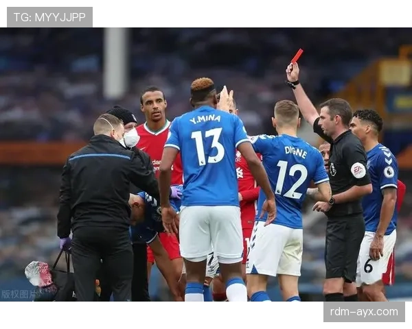 布莱克本球迷齐聚共庆传统盛事,致敬辉煌历史展望未来新篇 布莱克本球迷齐聚共庆传统盛事,致敬辉煌历史展望未来新篇