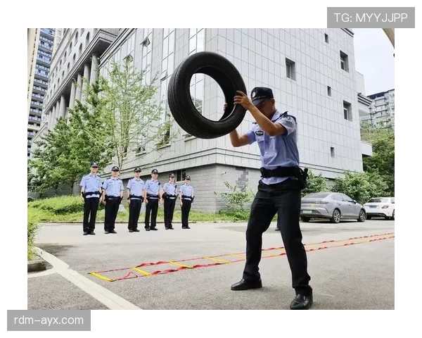 拉莫斯训练完直接去夜店蹦迪，这体能是真实存在的？